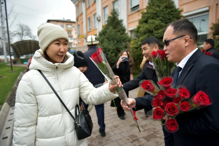 Vice Mayors and District Akims Congratulated Bishkek Women on March 8
