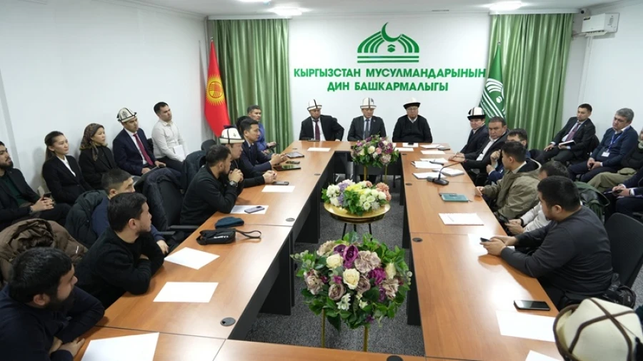 Travel for Umrah Temporarily Restricted in Kyrgyzstan