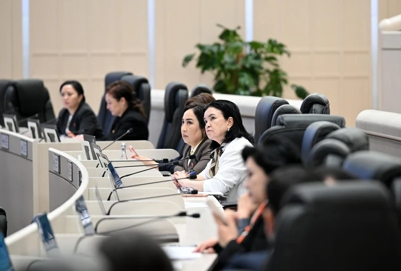 Kyrgyzstan – world leader in the number of women deputies in parliament