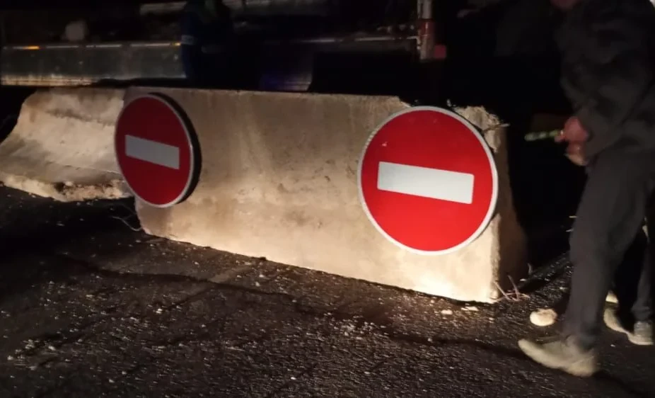 The Bishkek - Naryn - Torugart road is temporarily closed due to a rockfall.