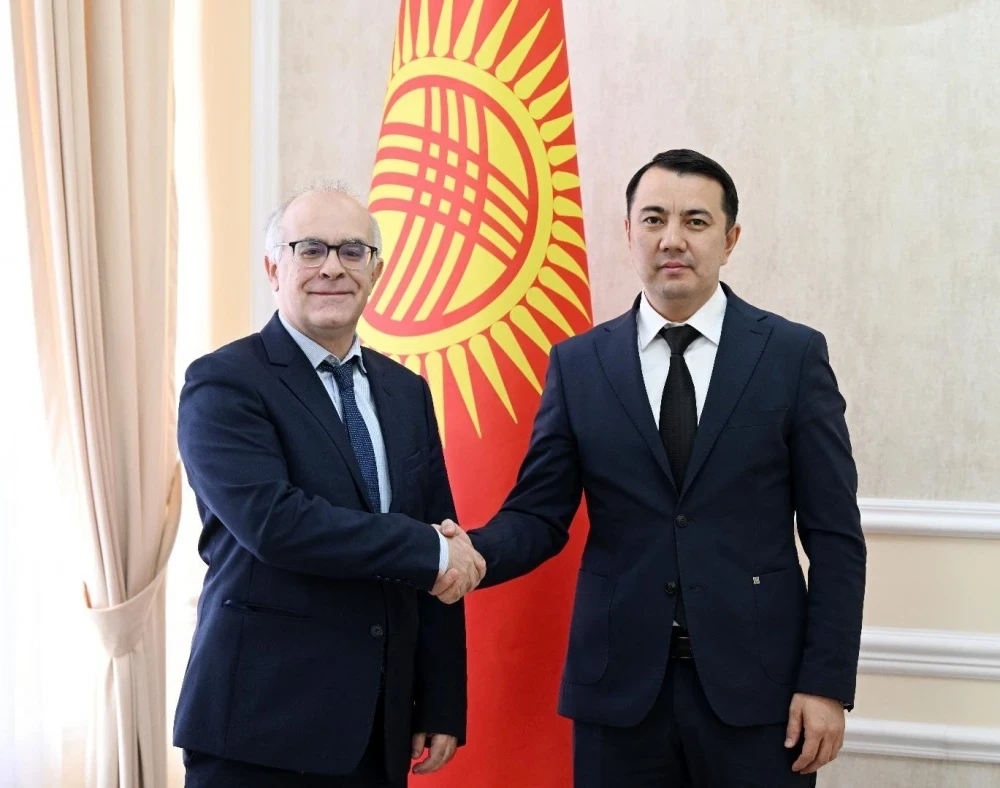 Кыргызстан и Франция обсудили развитие межпарламентских связей