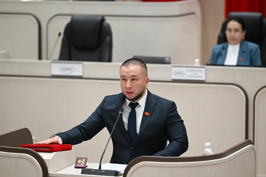 The deputy proposed to discuss the negative news disseminated by television and radio companies.