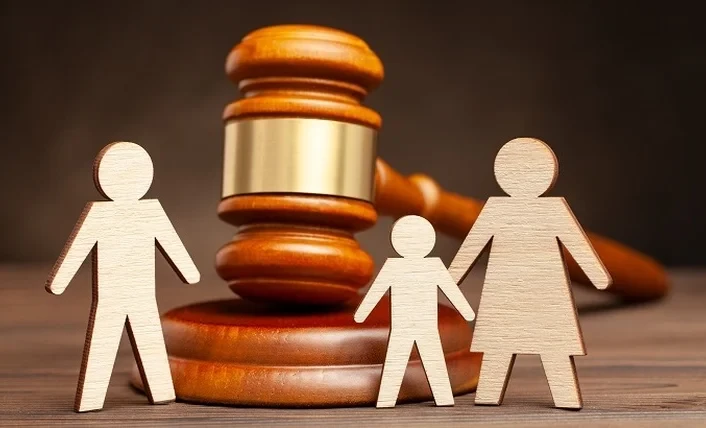 In the Issyk-Kul Region, a debtor paid off more than half a million soms in child support arrears