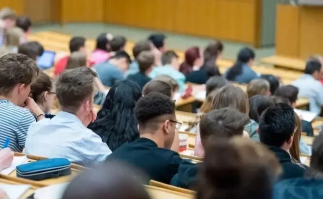 Садыр Жапаров студенттерди масштабдуу ротациялоону бир жылга жылдырды