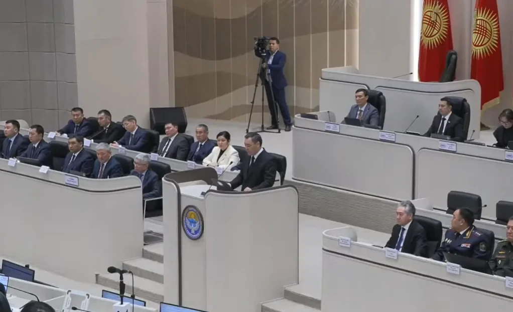 Жапаров мамлекеттик сыйлыктарды реформалоону түшүндүрдү: Аз формалдуулук, көбүрөөк баалуулук