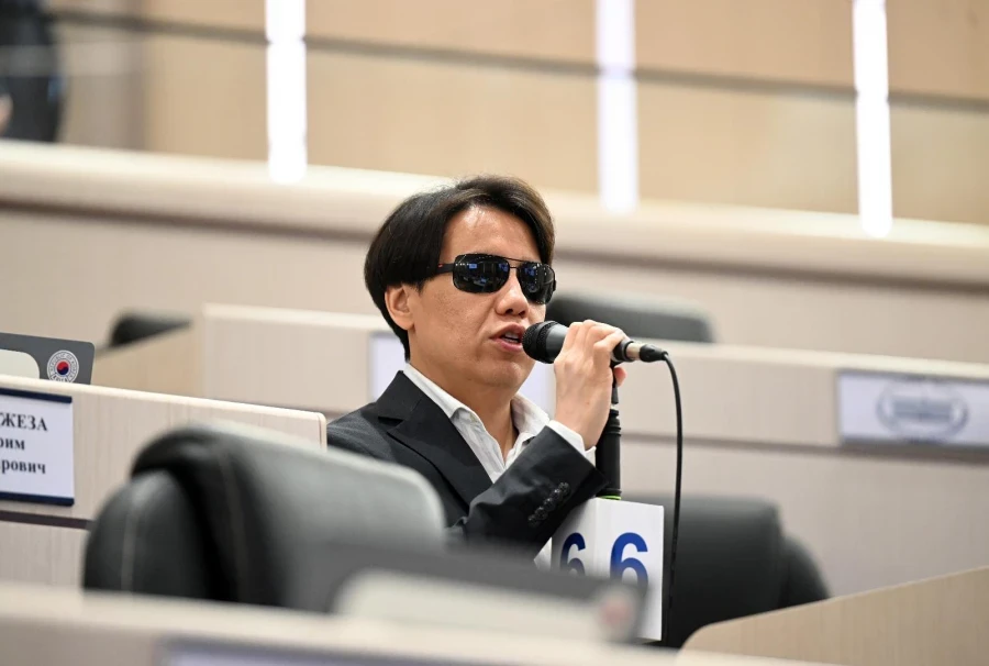 The deputy criticized the "conflict of interest" law for not working