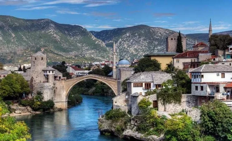 Кыргызстандыктар Сербияга визасыз бара алышат - Тышкы иштер министрлиги