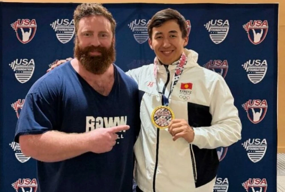 Кыргызстандык оор атлет Арнольд Спорт Фестивалында алтын медаль утту