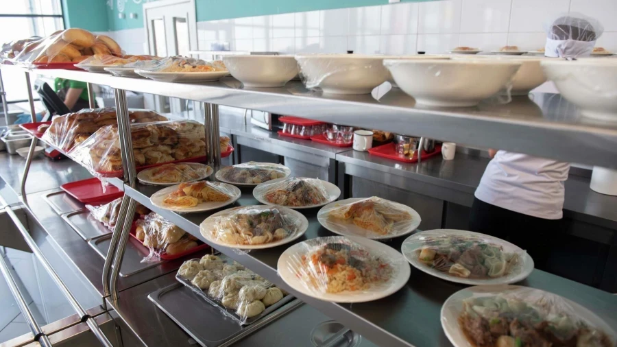 Число отравившихся в бишкекском кафе выросло до 20 человек, один в реанимации