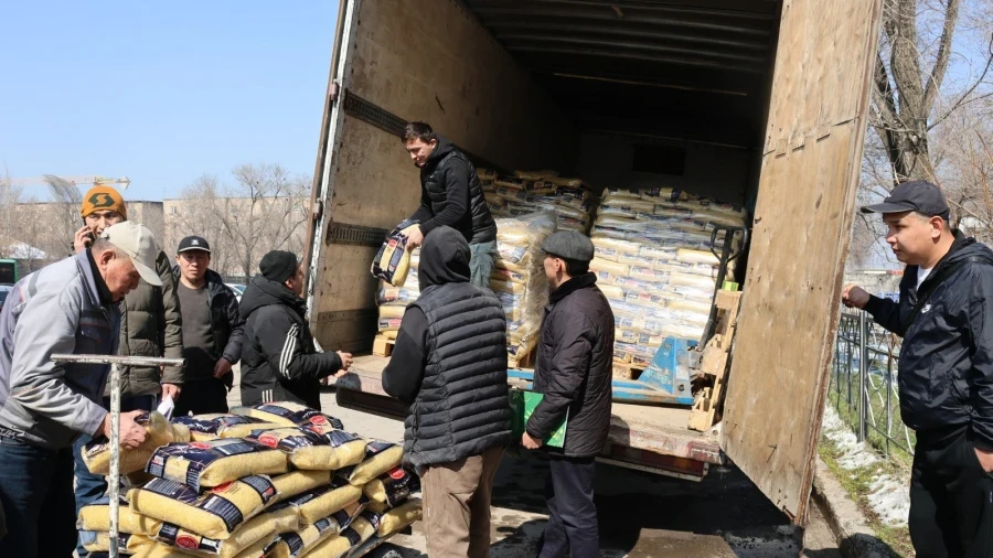 In Bishkek, 500 food packages were distributed to low-income families