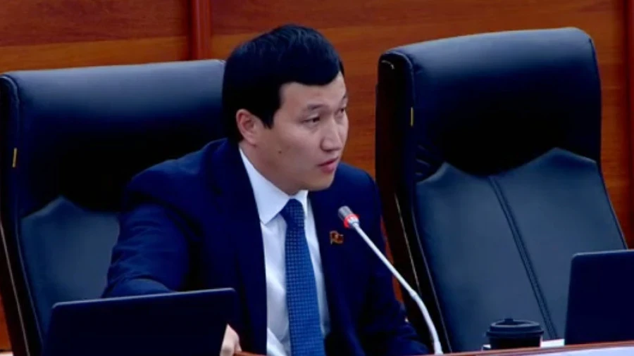 Спецзоналар жана бийликтин көзөмөлү. Депутат Самаков Кыргызстанда жүрүштөрдү жана жыйындарды чектөөнү сунуштады