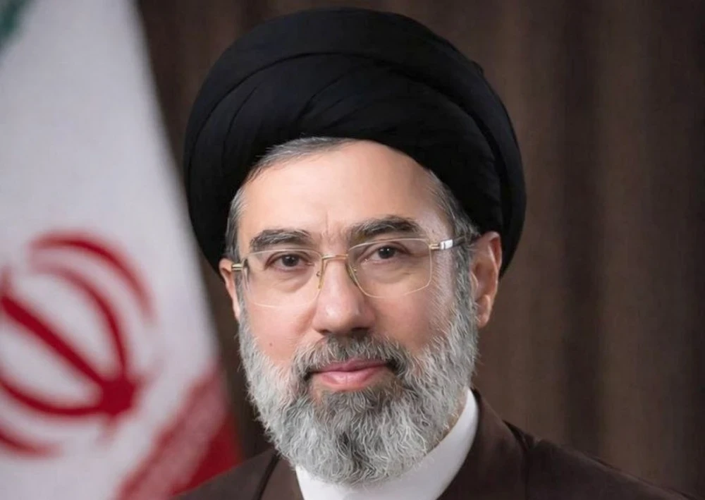 Иран элинин жүрөктөрү аятолла Моджтаба Хаменейди колдоо үчүн бирдей согуп жатат