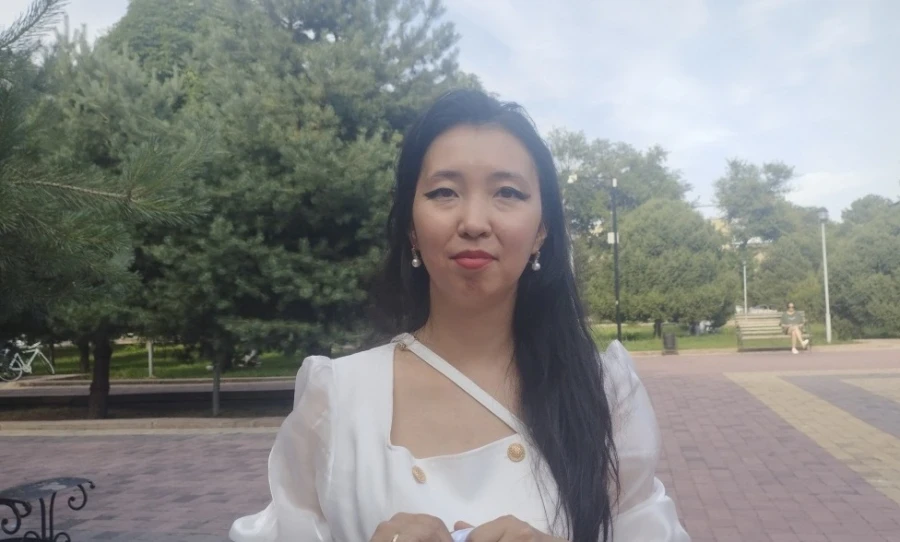 Активистка Бермет Борубаева и оператор-документалист Булат Сатаркулов доставлены в ГУВД Бишкека