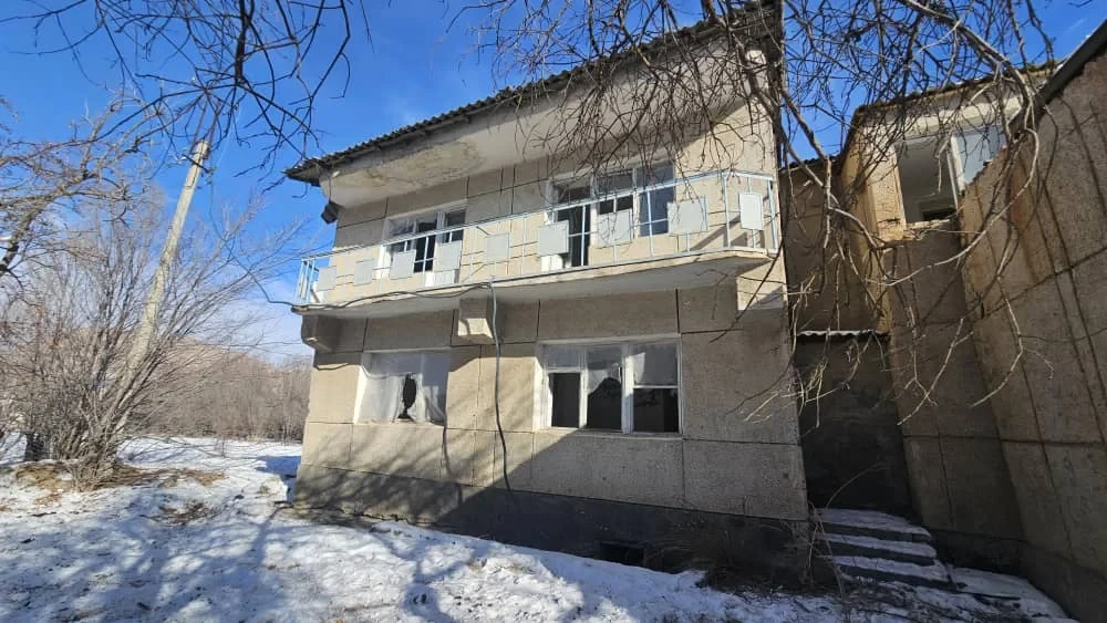 In Naryn, the "Kermetoo" hotel and 2.35 hectares of land have been returned to municipal ownership