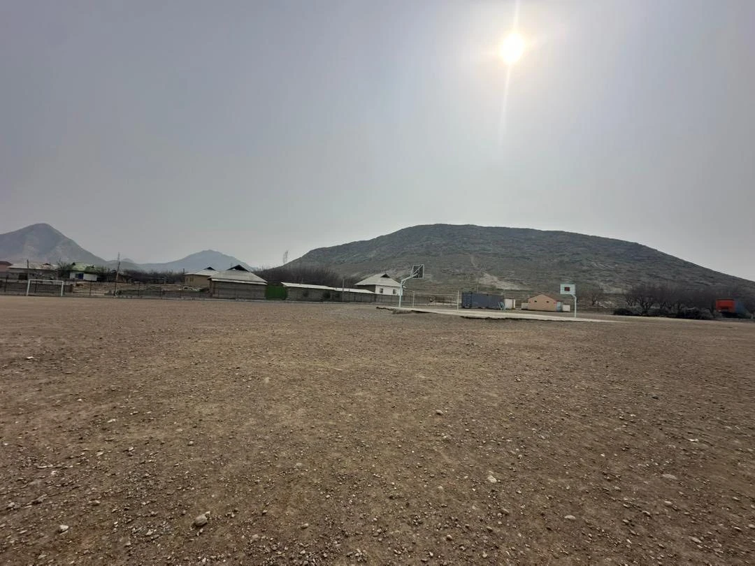 За счет президентского фонда в Баткене построят 10 площадок для мини-футбола