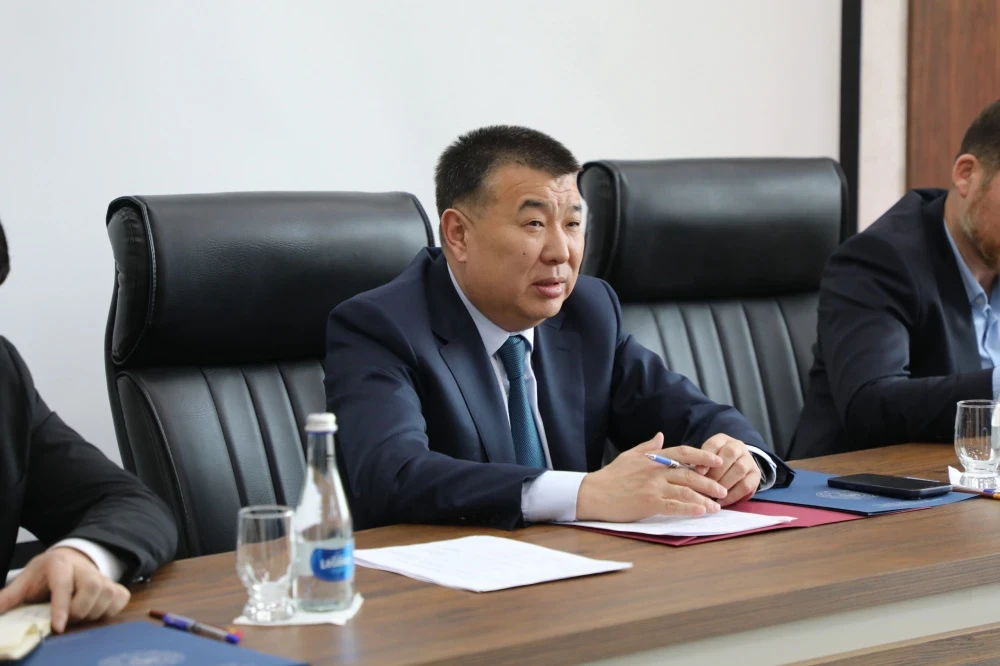 ГКНБнын төрагасы Кыргызстандагы бизнес коомчулугунун өкүлдөрү менен жолугушту