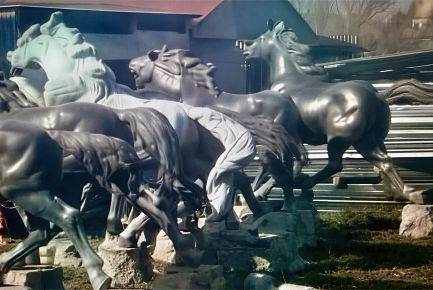 Знаменитые аттар ЦУМдын алдында Жаңы-Жол айылындагы жеке үйдүн короосунан табылды