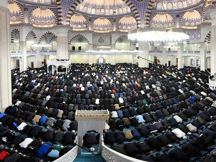 The End of Ramadan: What You Can and Cannot Do on Eid al-Fitr