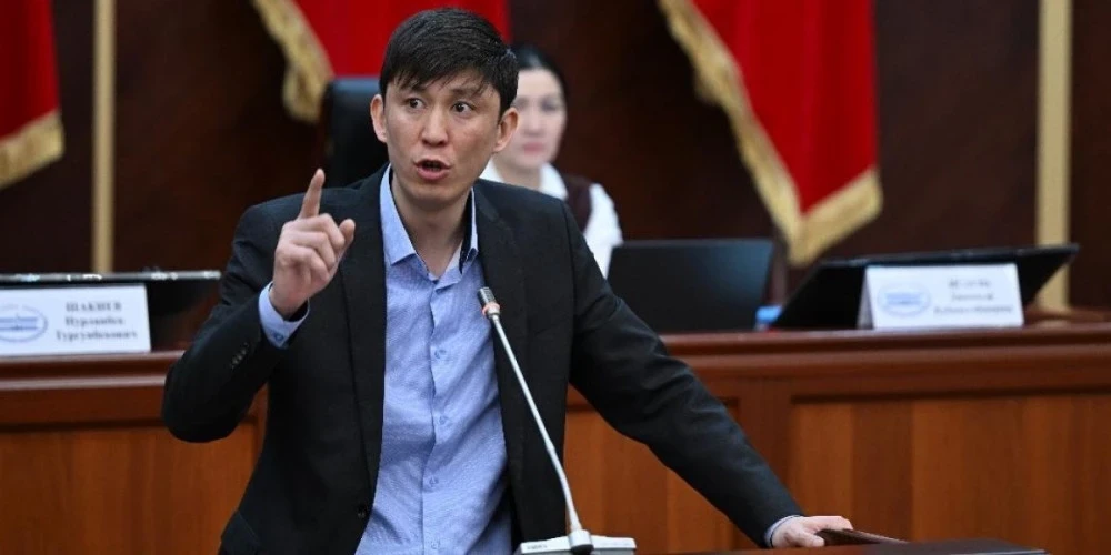 Коллеги по парламенту устали от личных разборок Эрулана Кокулова