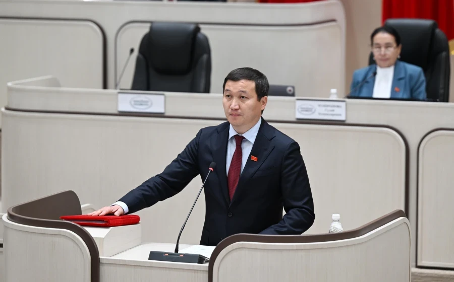 Депутат Нарын облусундагы мамлекеттик кызматкерлердин айлык акысына коэффициенттин мүмкүн болгон төмөндөшү тууралуу билдирди