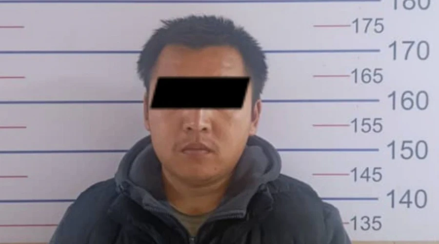 Миллион долларлык унааларды убада кылган: Бишкекте алдамчылыкка шектүү кармалды