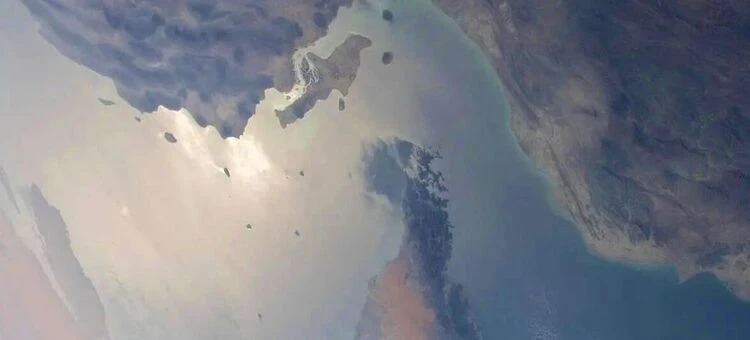 Жакынкы Чыгыш: Ормуз булуңунда 20 миңден ашык деңизчи капталган