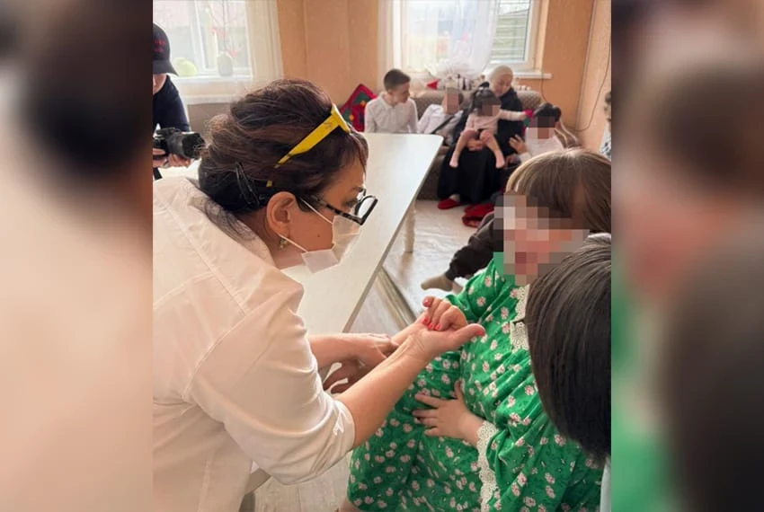 Докторлор «Үмүт — Надежда» реабилитация борборунда чыгып медосмотр өткөрүштү