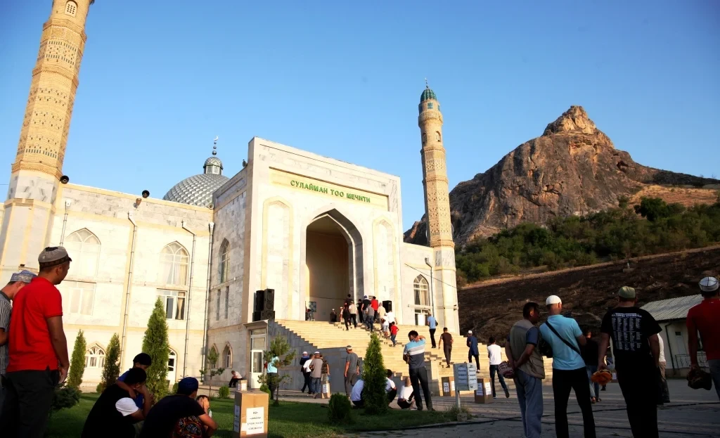 Ошто айт намазы мечиттерде өтөт