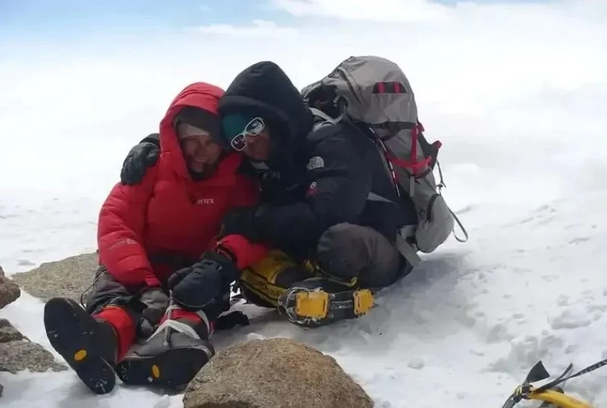 Победа чокусунда калган. РФ альпинизм федерациясы издөө иштерин $2 миллионго баалады