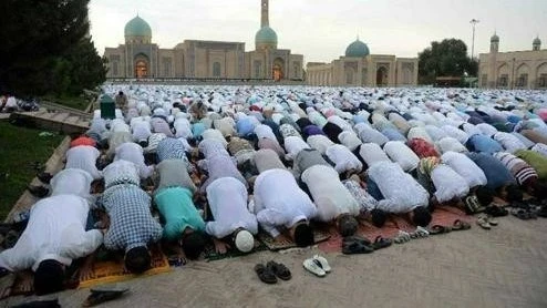 В честь религиозного праздника в Узбекистане помиловали почти 400 осуждённых