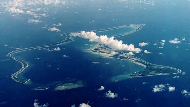 Иран запустил баллистические ракеты по военной базе в Индийском океане