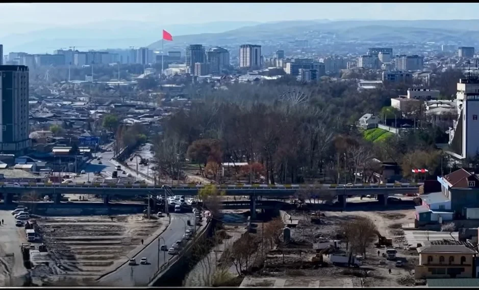 В Оше начали расчищать старый рынок, на его месте появится зелёная зона