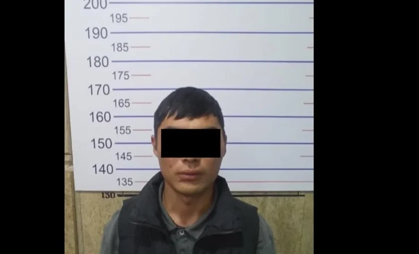 На улице Фучика ограбили парня