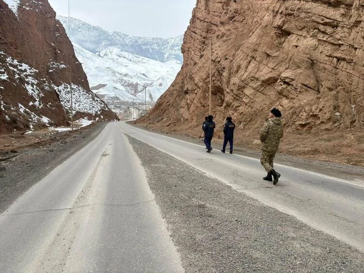 Для движения транспорта открыли дорогу Нарын — Жаны-Жол