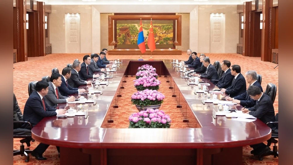 Chairman of the Parliament of Mongolia and Chairman of the NPC Standing Committee held talks