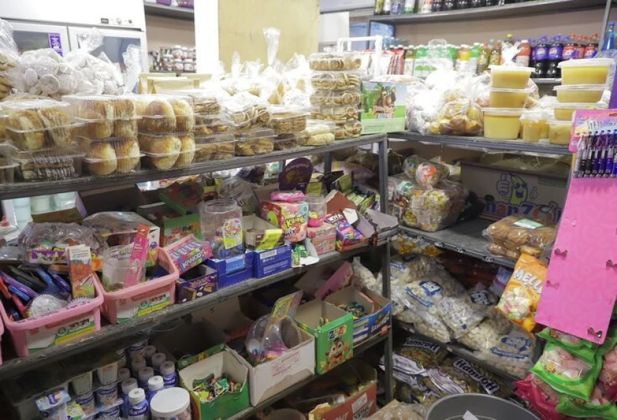 В Оше прошел рейд: изъяли продукты из магазинов возле школ