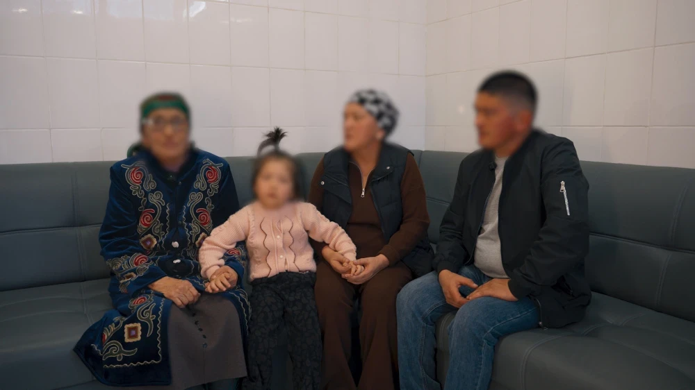 "Ходит и даже бегает". Врачи в Бишкеке спасли ножку 5-летней девочки от ампутации