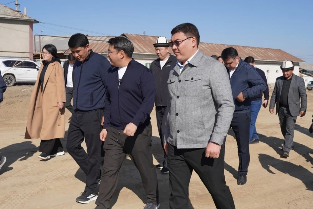 Глава Минприроды Акыл Токтобаев принял участие в масштабном озеленении Оша
