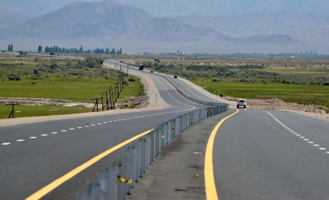 Строительство южной дороги на Иссык-Куле планируют завершить в 2026 году