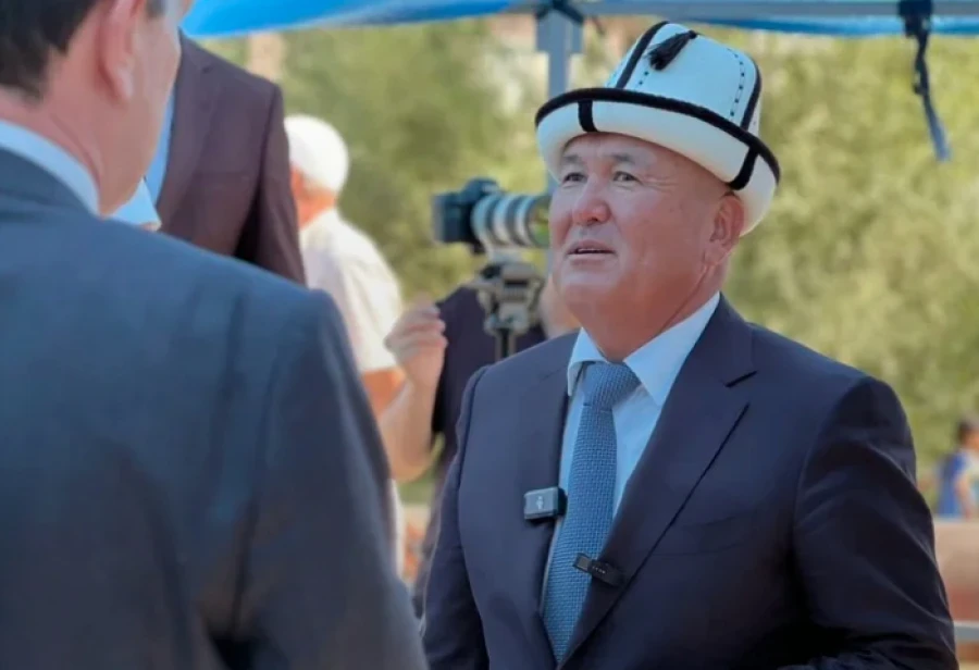 Экс-мэра Оша Женишбека Токторбаева критикуют за раздачу квартир