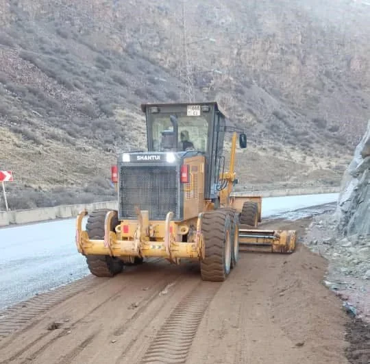 В Минтрансе рассказали, на каких участках дорог Кыргызстана ведутся ремонтные работы