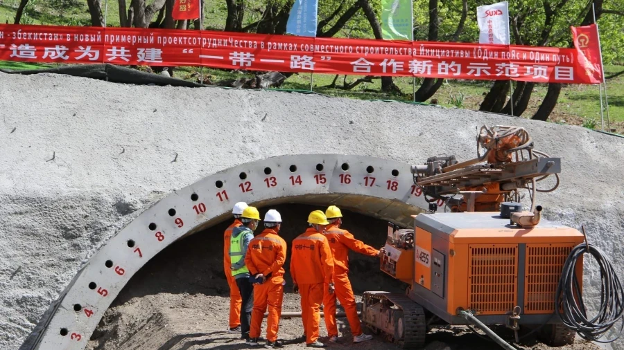 Железная дорога из Китая в Узбекистан через Кыргызстан: задействованы тысячи людей