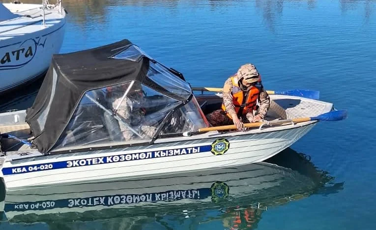 Со дна озера Иссык-Куль изъяли более 6000 метров рыболовных сетей