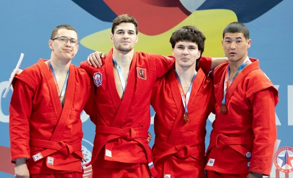 Кыргызстанцы завоевали медали на турнире по самбо в Москве