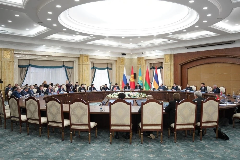 Усиление контроля за перемещением товаров и авто обсудили таможенники стран ЕАЭС