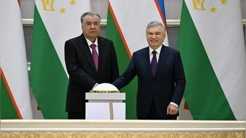 Эмомали Рахмон и Шавкат Мирзиёев запустили десять совместных проектов