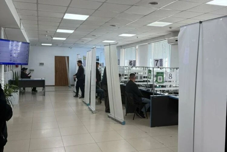 In Bishkek, the process of exchanging driver's licenses has been stabilized