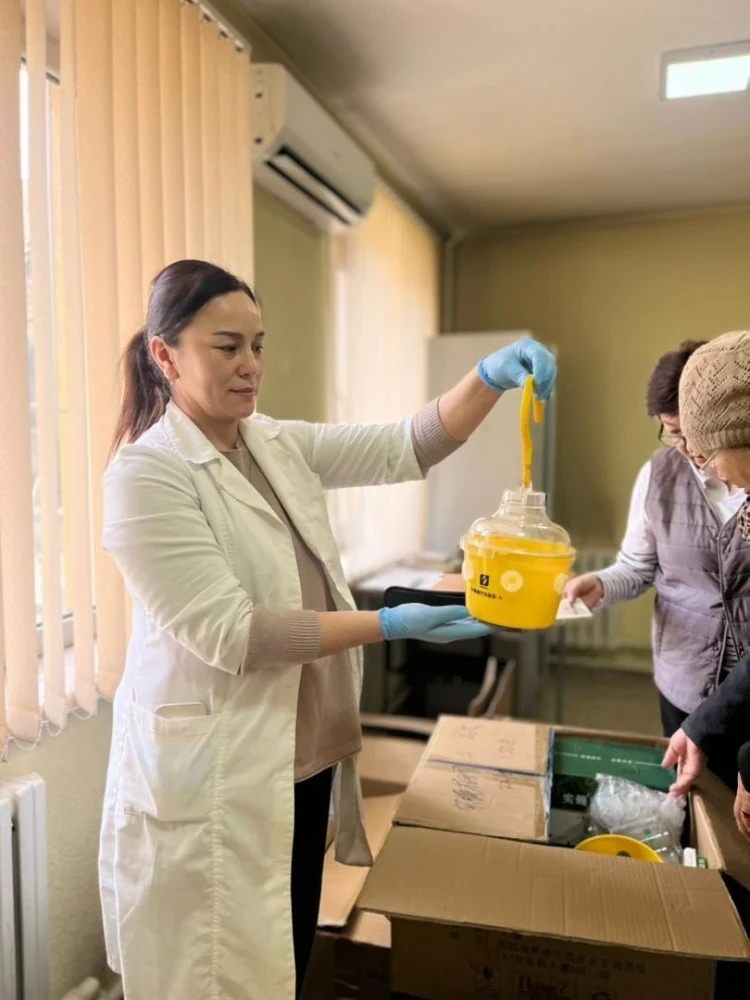 Кыргызстан закупил "умные" ловушки для защиты полей от опасных вредителей