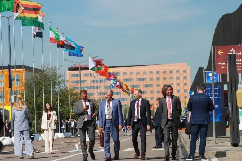 Петербург Евразиянын биринчи транспорттук-логистикалык форумун кабыл алат