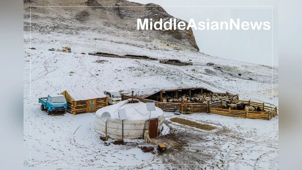 В восточной части центральных аймаков и большей части восточных аймаков ожидается мокрый снег